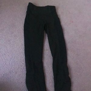 BRAND NEW size 2 black lulu lemon leggings